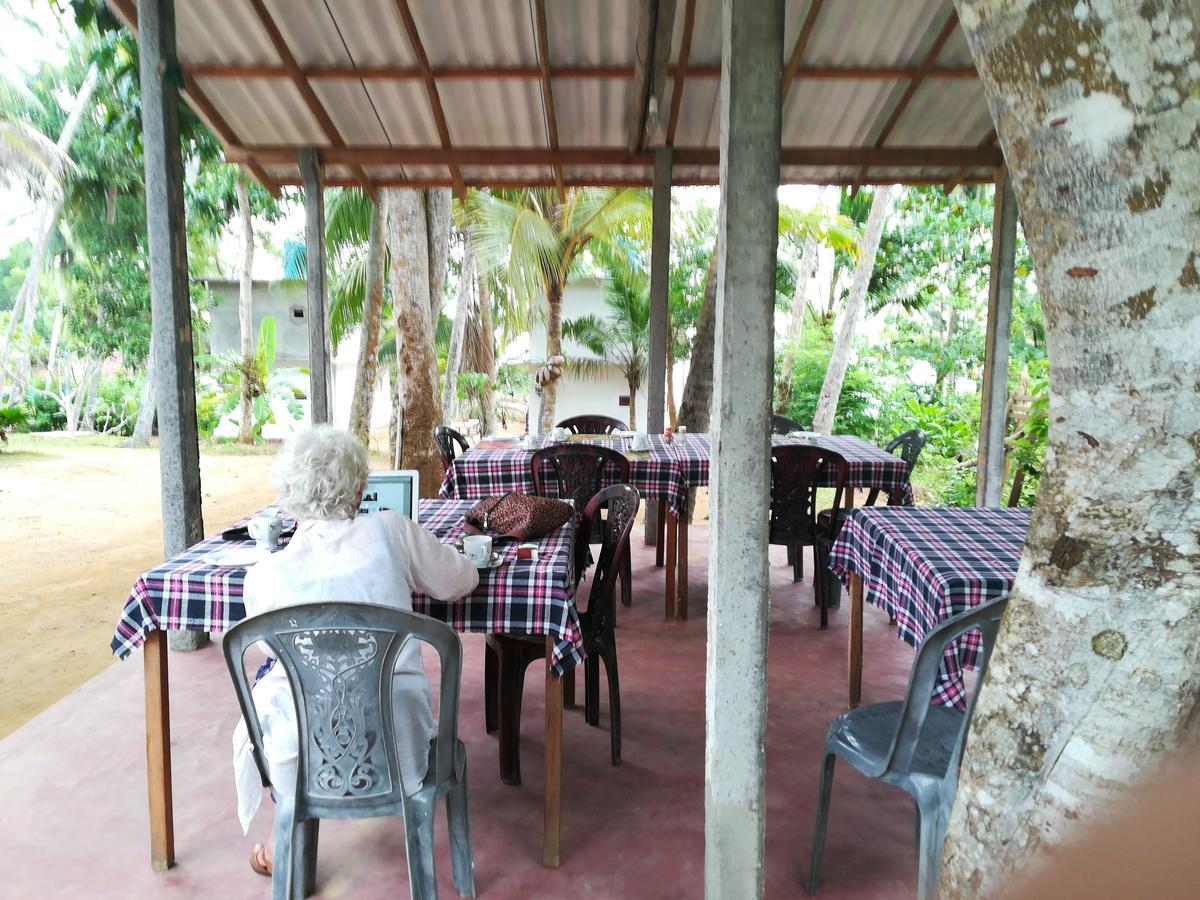 Star Beach Hotel Tangalle Exterior foto